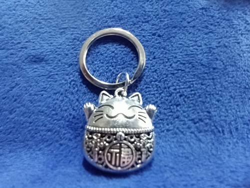 Maneki neko lucky cat keyring - maneki,