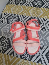 Worn Once Clarks Trigenic