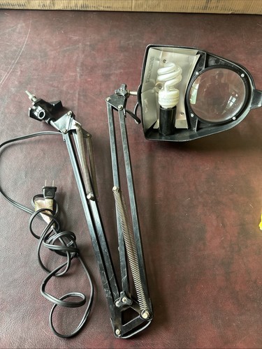 Table mount magnifying lamp - table,