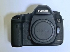Canon EOS 5D Mark III DSLR