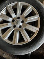 Genuine Land Rover Discovery 4 wheels and tyres - wheels in good condition   