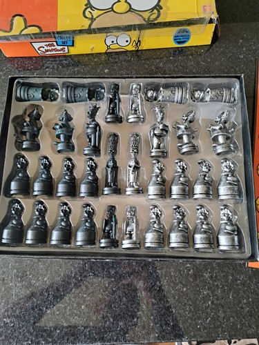 The simpsons chess set - the,