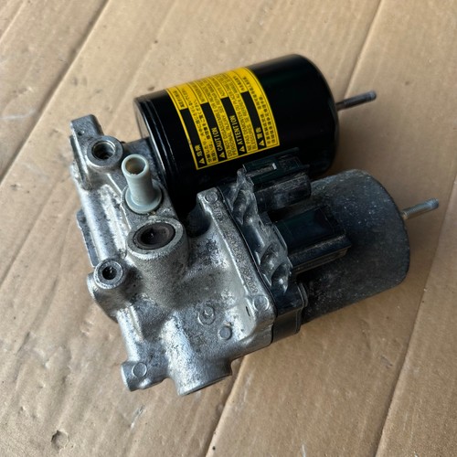 Genuine toyota auris 2010 - 1.8,