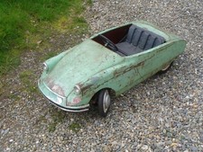 Vintage pedal car - pedal, id