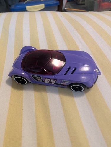 2013 hot wheels purple - hot, golden