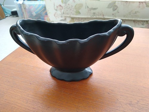 Sylvac black mantle - vase, in