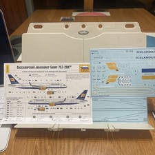 1/144 scale model airliner