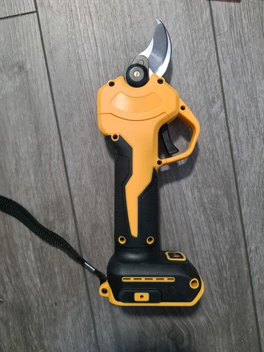 Cordless prun shears - cordless,