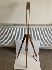 Vintage Reeves Extending Artists Field Easel . Makers Label.