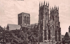POSTCARD - YORKSHIRE - YORK MINSTER FROM CITY WALLS - VALENTINE'S - POSTED