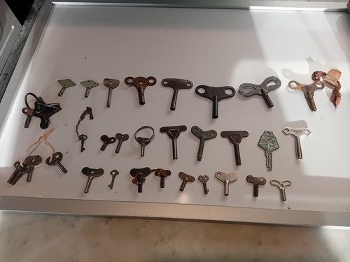 Antique clock keys job lot - keys,