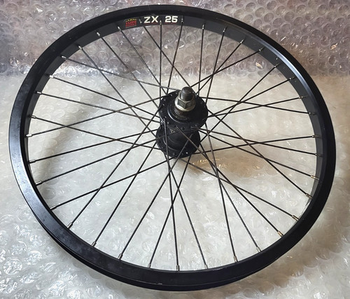 Front bmx wheel sun - front,
