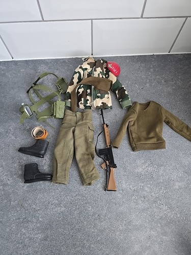 Vintage action man - action, parachute