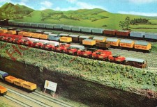 Picture Postcard>>THE GREAT EXMOUTH 00 MODEL RAILWAY, SELECTION OF ROLLING STOCK
