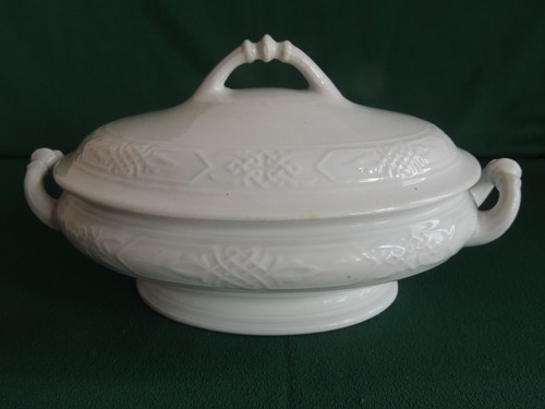 Exc antique close white - exc,