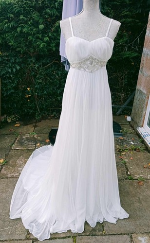 Stunning new ivory wedding - stunning,