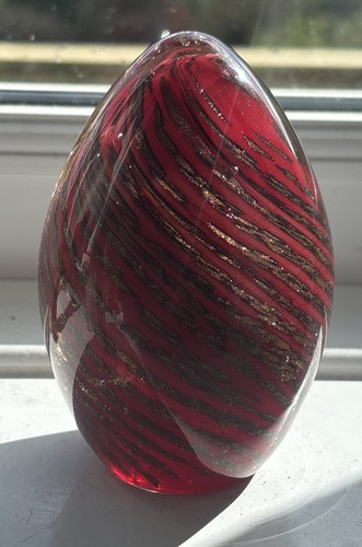 Striking hand blown - hand, red/gold