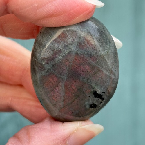 Labradorite palm stone - labradorite,