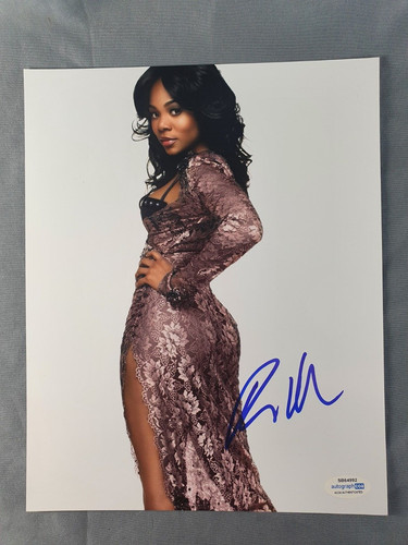 Regina hall signed - signed, x