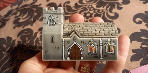 Vintage wade miniature church - miniature,