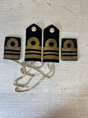 Royal navy lieutenant - royal,