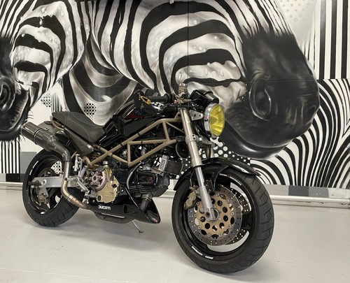 Ducati monster m900 - ducati,