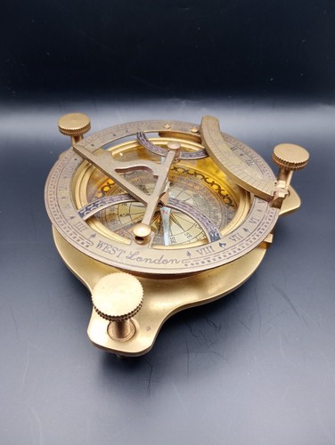 Vintage west london compass - west,