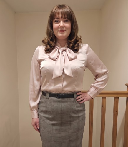 Shiny pink pussybow tie - pink,