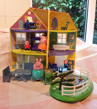 PEPPA PIG LARGE 6 ROOM FAMILY HOUSE WITH FIGURES, FURNITURE AND A GARDEN