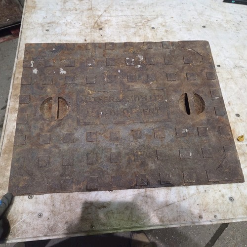 Cast iron manhole cover 660mm - cast,