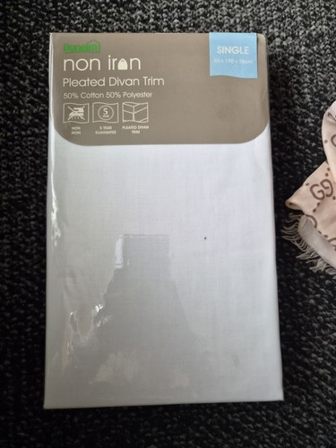 Dunelm non iron - pleated, divan