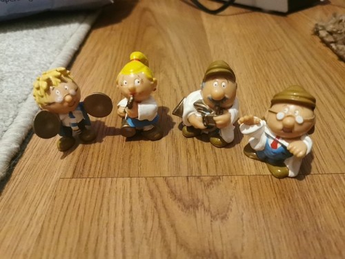 Tetley tea figurines - tetley, x