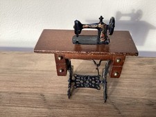 DOLLS HOUSE SEWING MACHINE