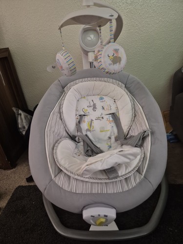 Baby swinging musical chair - swinging,