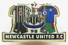 NEWCASTLE UNITED - Superb 1997/1998 Football Pin Badge Home & Away Team Strips