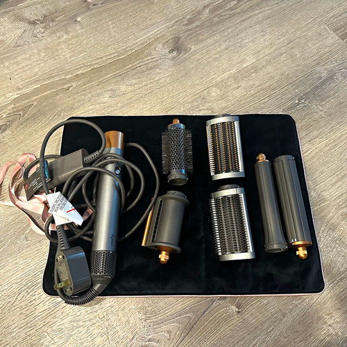 Dyson airwrap set hair - w/,