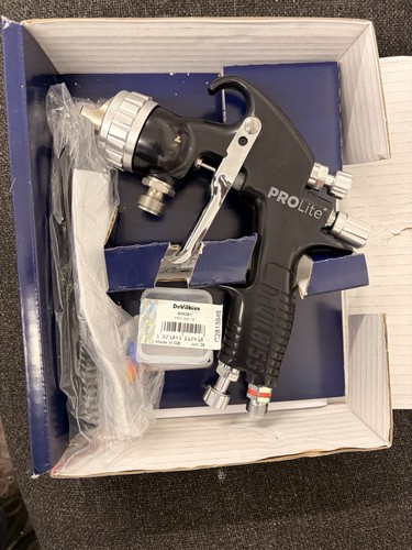 Devillbiss spray gun - spray,