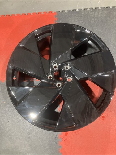 Volvo xc40 spoke alloy - 20, 5