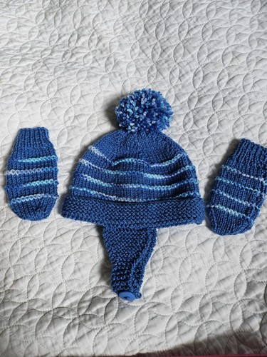 Baby boys hand knitted - , bobble