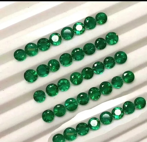Colombian green emerald round - green,