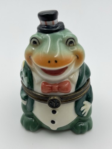 Ceramic frog trinket box - frog, top