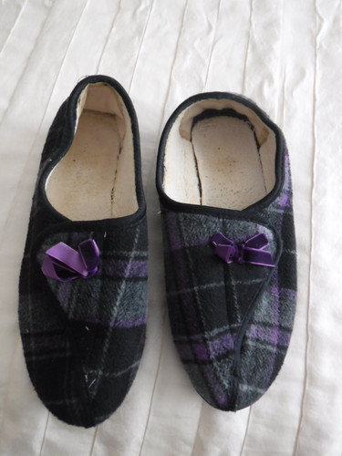 Ladies well worn slippers size - well,