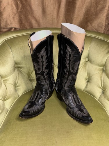 Rare women corral - rare, black