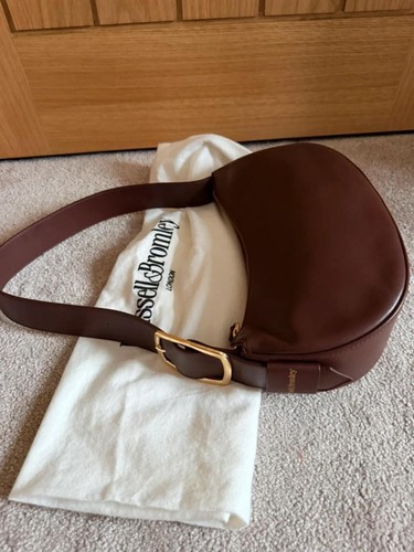 Russell bromley sutton - russell, &