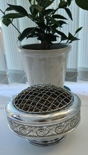 VINTAGE SILVER COLOURED METAL POSY/ROSE VASE WITH REMOVABLE INNER MESH. 