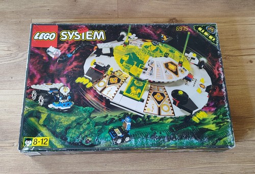 Lego space alien - alien, avenger