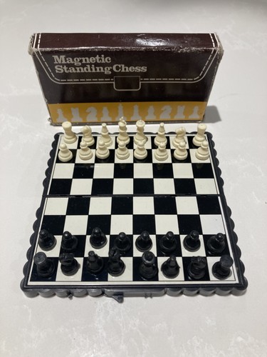 Magnetic standing chess - standing,