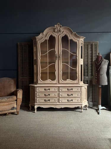 Stunning hand carved vintage - hand,