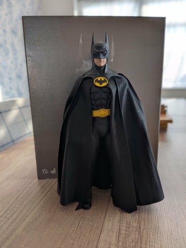 Hot toys batman 1989 - batman, 1/6