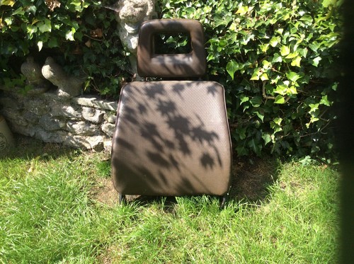 T25 seat back - back, and